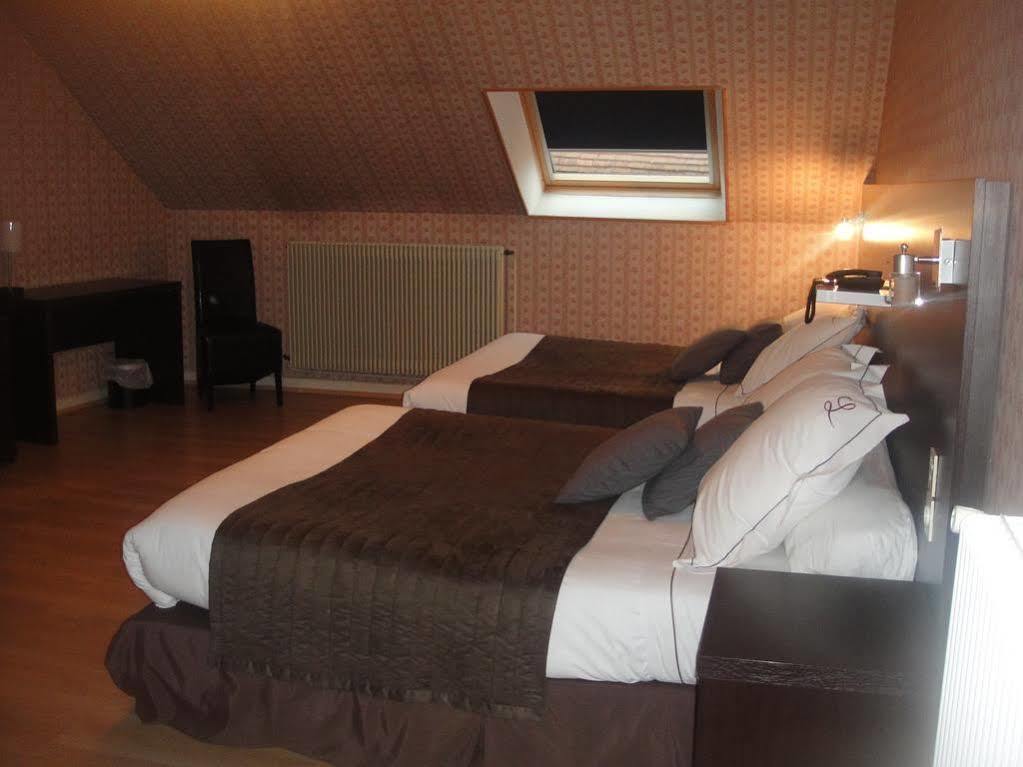 Hotel L' Ecu Монбар Экстерьер фото